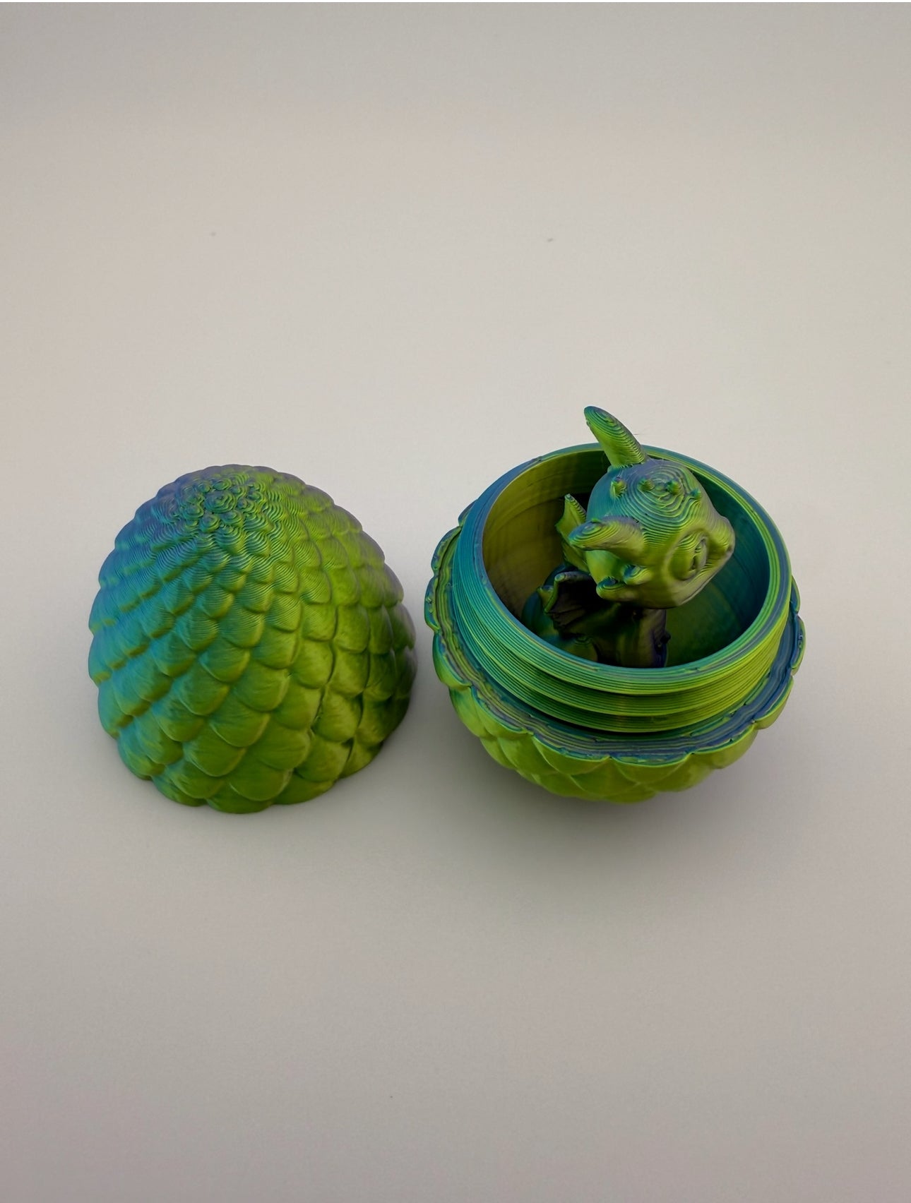 Huevo pequeño con dragón - IP