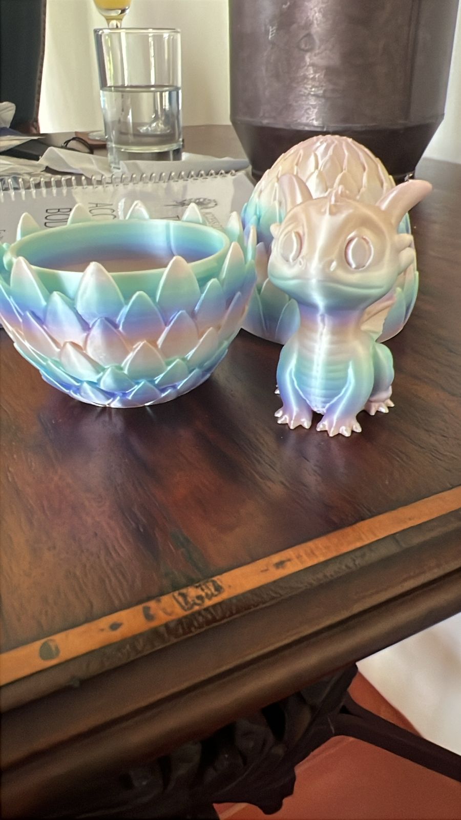 Huevo pequeño con dragón - IP2